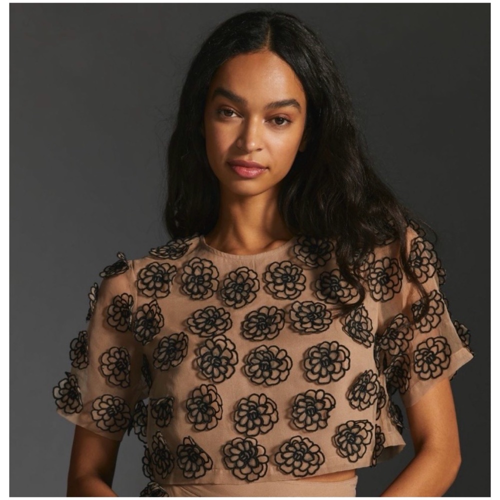 NWT Anthropologie Let Me Be Cropped Button Back Floral Appliqué Top  Size Medium - Picture 3 of 13